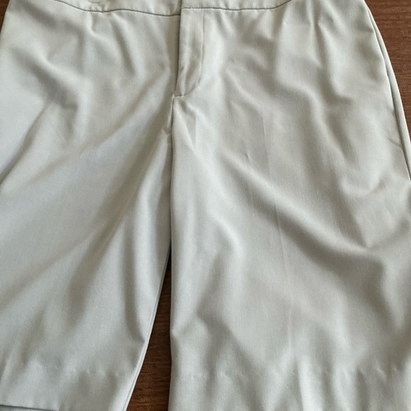 Coldwater Creek Cream Women's Shorts - Picture 1 of 7